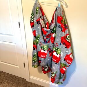 Holiday Red Truck Christmas Blanket Throw / Brand NWT-never used / 60X70 inches